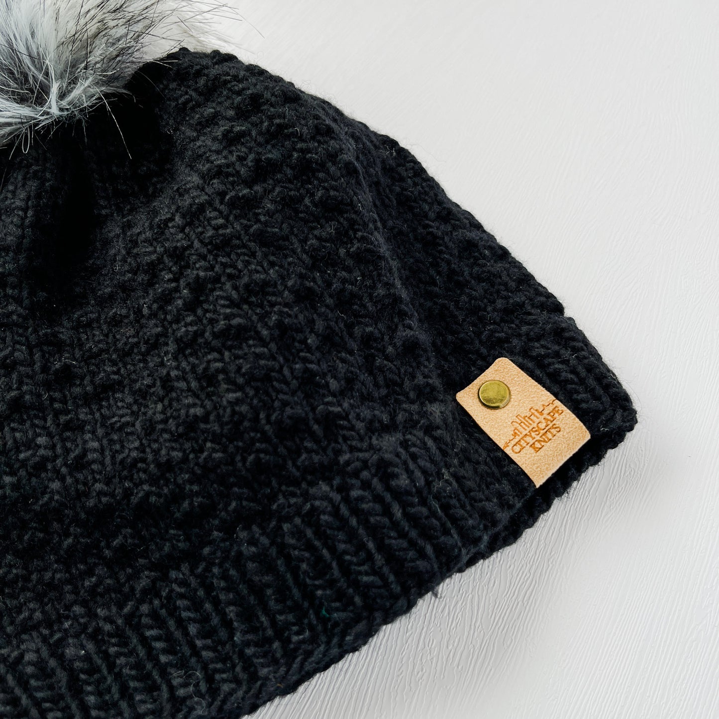 Lightweight Merino Wool Beanie-Black